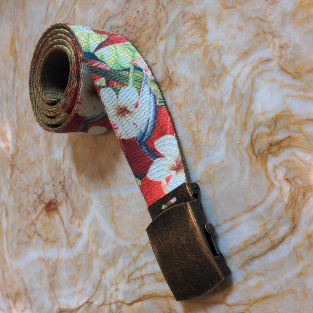 Hawaiian print web belt